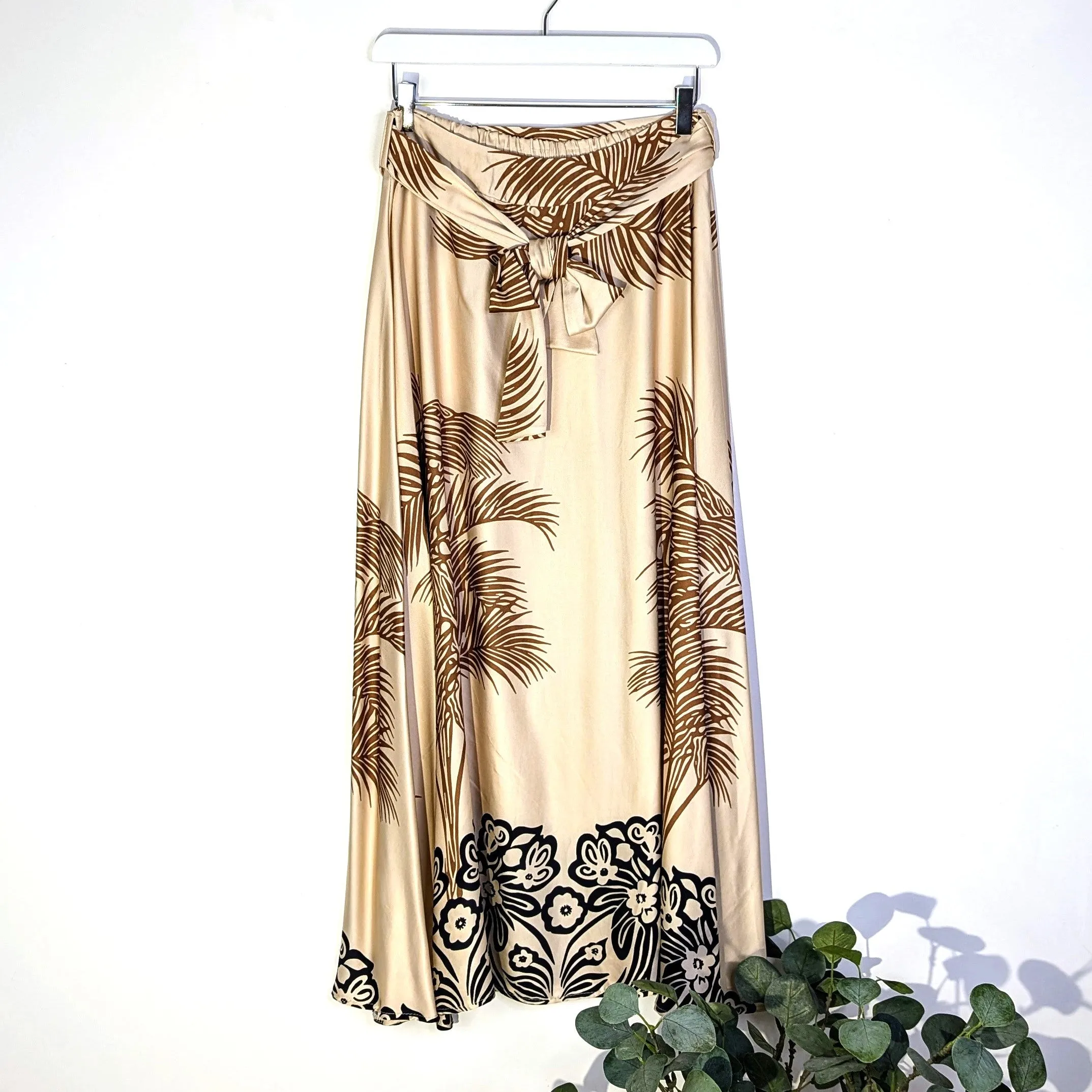 Palm print viscose rayon mix satin feel skirt with flower boarder with half elasticated waist and tie front (M-L)