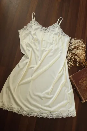 Vintage 1980s 1990s Ventura Volup Size 50 Ivory Full Slip